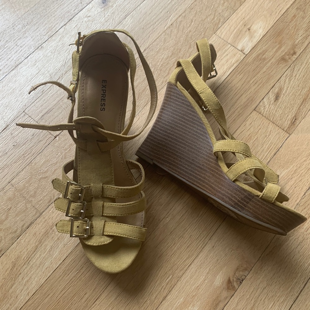 NWOT Express yellow wedges size 7